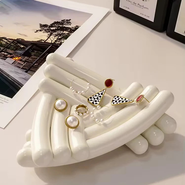 Between Glimmers - Atelier Home™