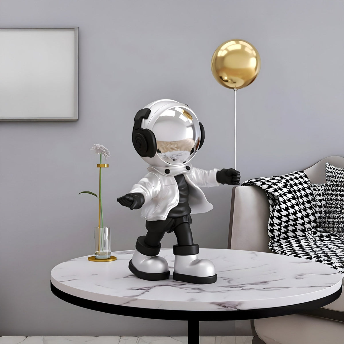 Small Lunar Silver Astronaut Balloon Standing Figure - 48cm - Atelier Home™