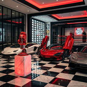 Monopoly sitzt auf einem Dollarbeutel™ 