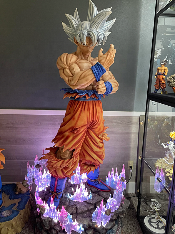 Goku Super Saiyajin (210cm)™ - Atelier Home™