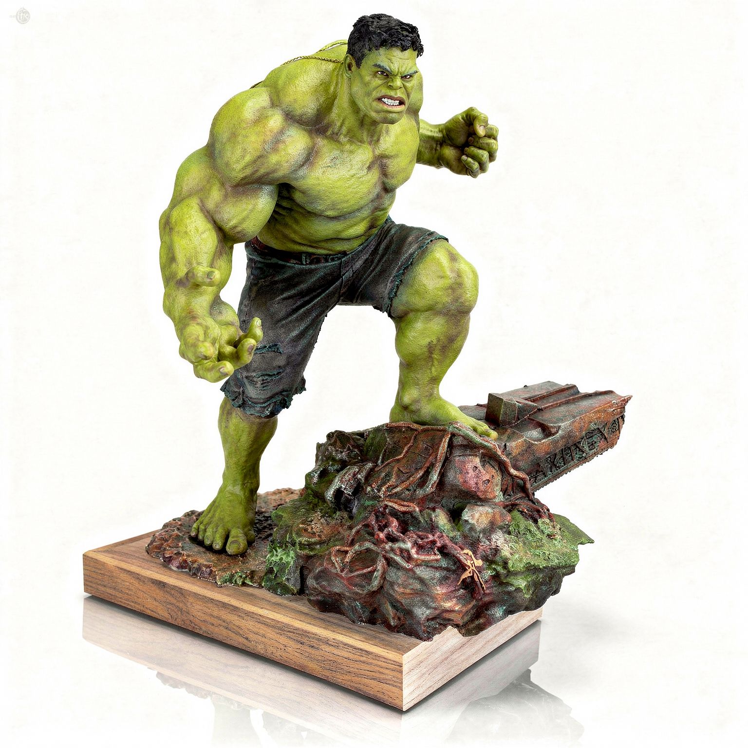 The Incredible Hulk: Premium 50cm Collector’s Statue – 50cm™ - Atelier Home™