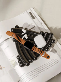 Between Glimmers - Atelier Home™