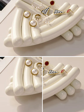 Between Glimmers - Atelier Home™