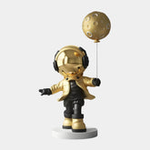 Medium Celestial Gold Astronaut Moon Balloon Sculpture - 96cm - Atelier Home™