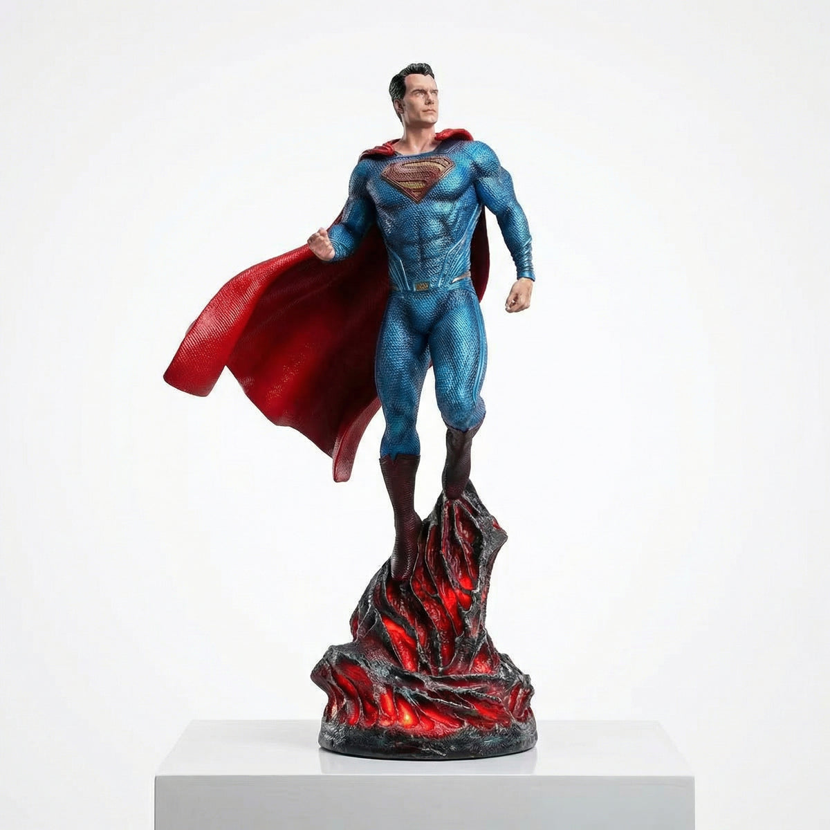 Superman: – 1/4 Scale Premium Statue 73cm™ - Atelier Home™