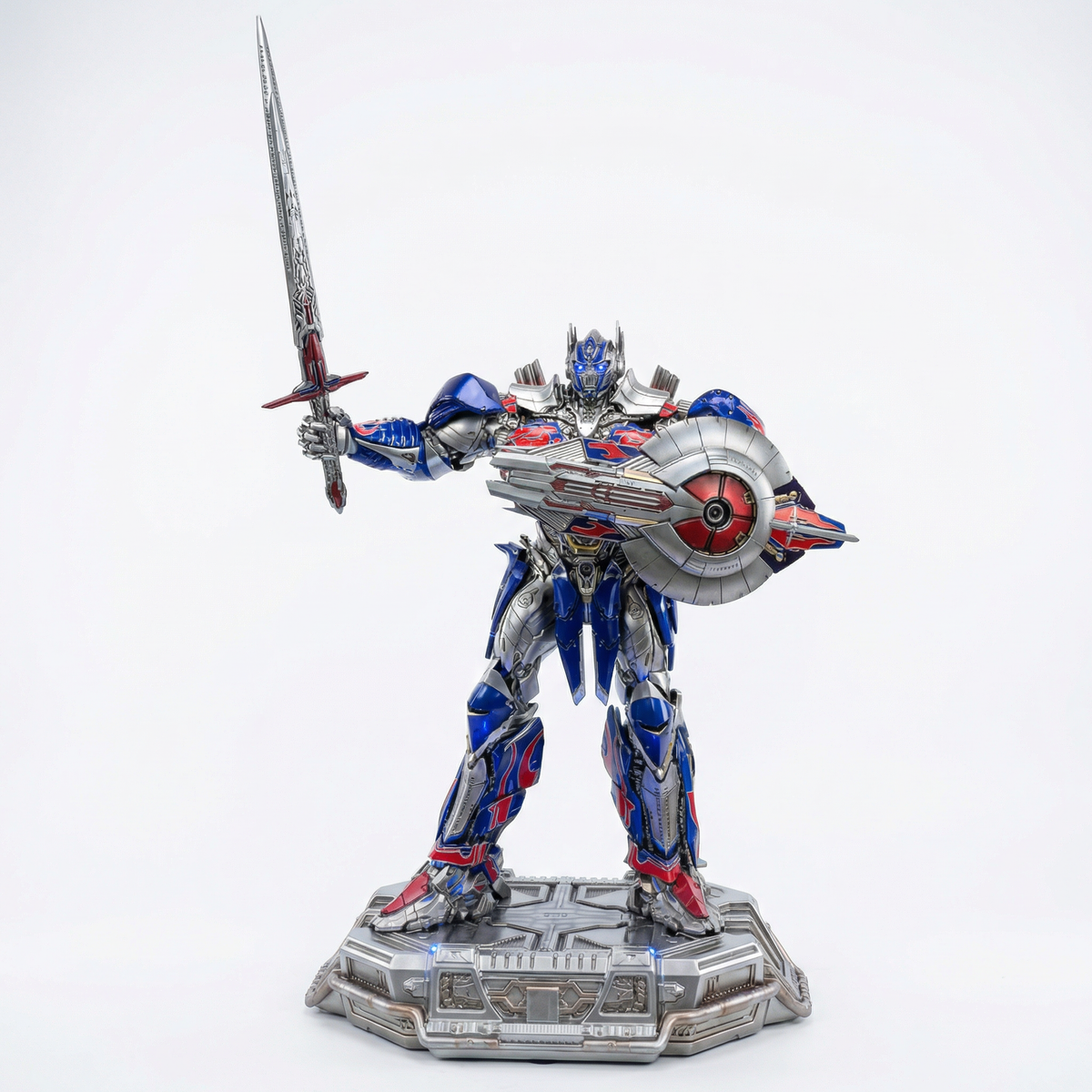 Optimus Prime : Limited Edition Collectible 60cm Statue - Atelier Home™